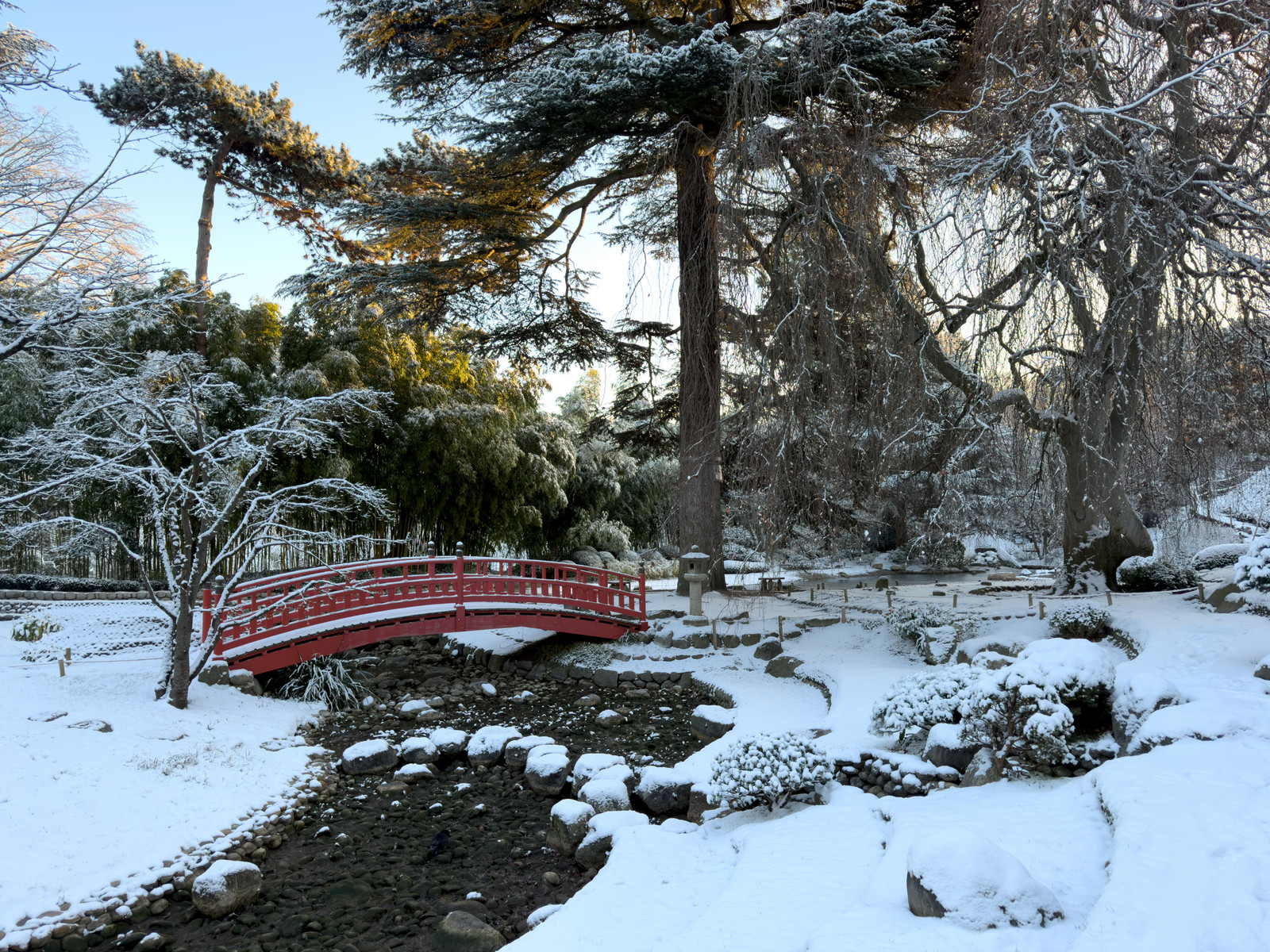 Le pont rouge Le_pont_rouge.jpg